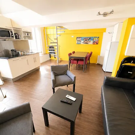 Carre D'or - Centre Apartment