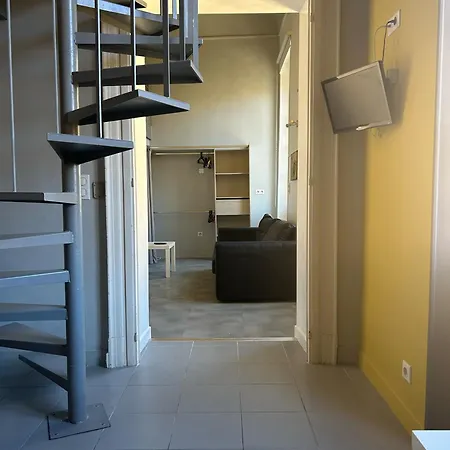 Carre D'or - Centre Apartment *