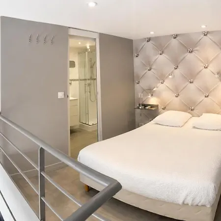 Carre D'or - Centre Apartment