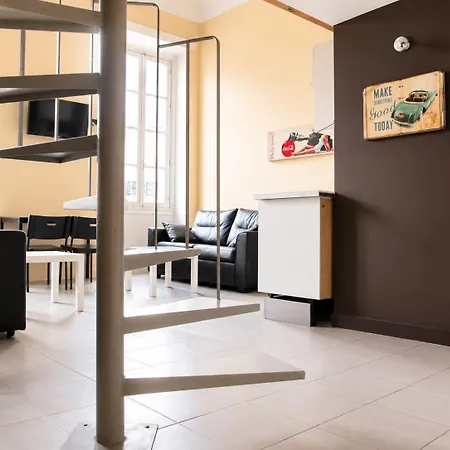Carre D'or - Centre Apartment *